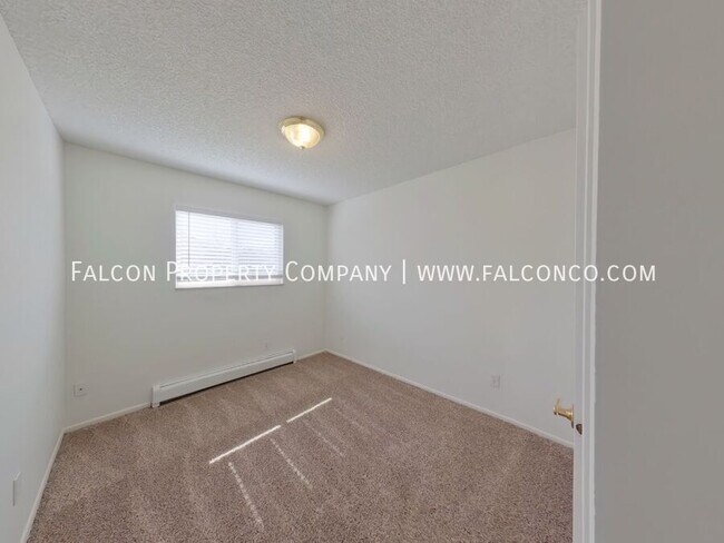 Building Photo - 4725 Picturesque Dr