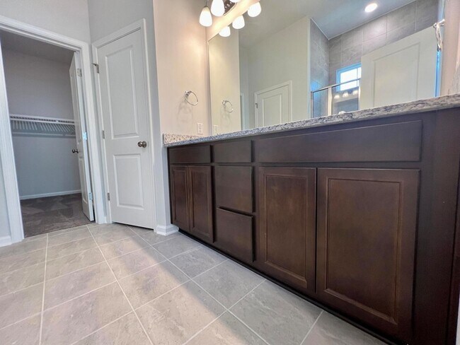 Building Photo - 4008 Flatiron Dr