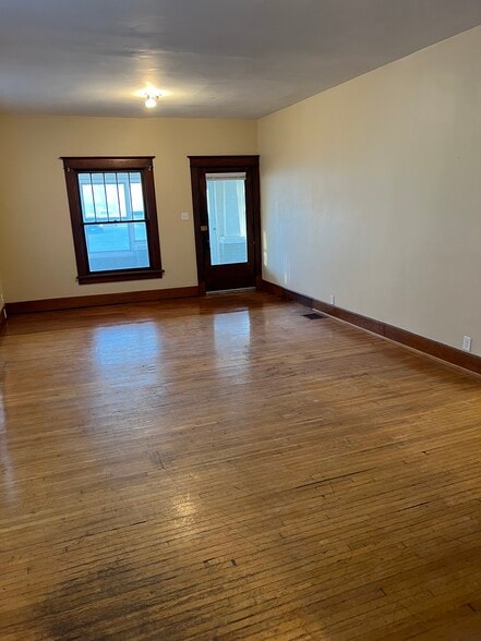 Living Room - 2921 Avenue L