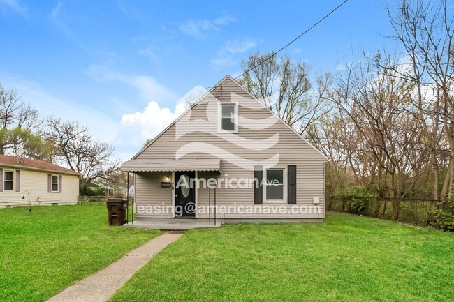Building Photo - 701 19th Ave