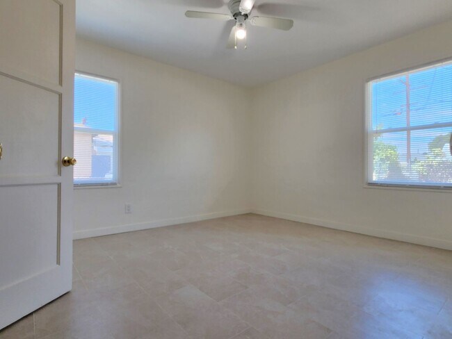 Building Photo - Just Remodeled 3BD, 1BA Riverside near 91 Fwy