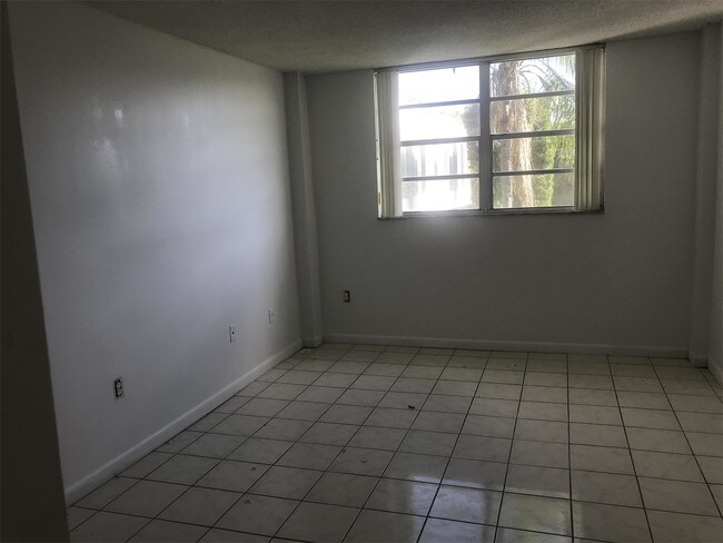 Building Photo - 14170 SW 84th St