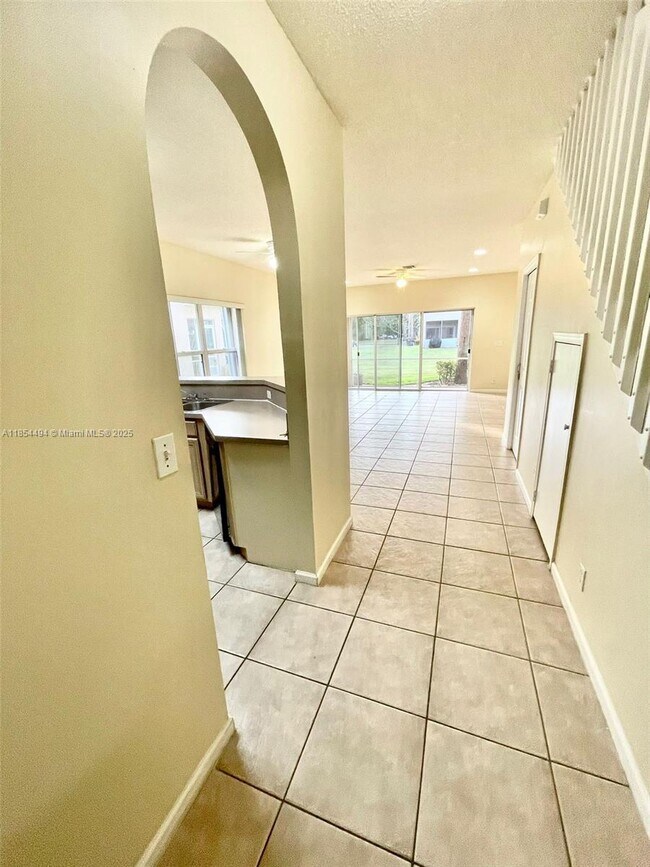 Building Photo - 6964 Thicket Trce