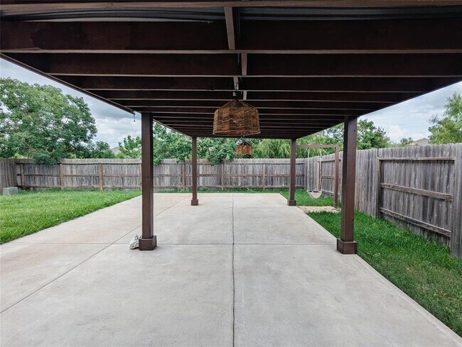 Building Photo - 28422 Aubrey Orchard Ln