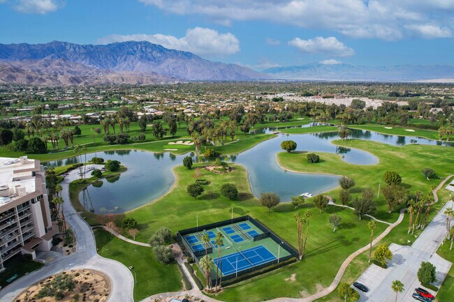 Building Photo - 910 Island Dr