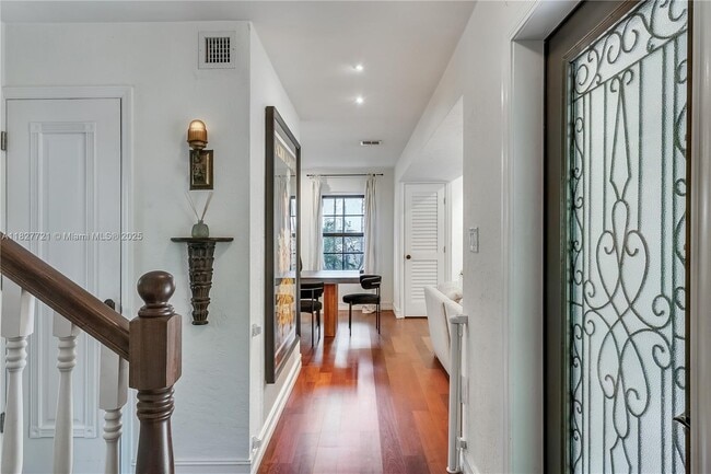 Building Photo - 4086 Raynolds Ave