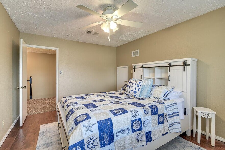 Building Photo - 18654 Martinique Dr