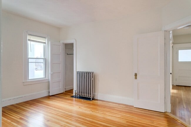 Building Photo - 31 Firglade Ave