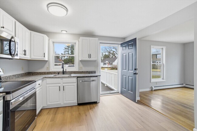 Building Photo - 14 Plummer Rd