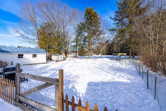 Building Photo - Spacious 3-Bedroom Home