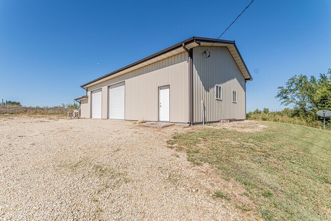 Building Photo - Please View 3D Virtual Walk-Through Before...