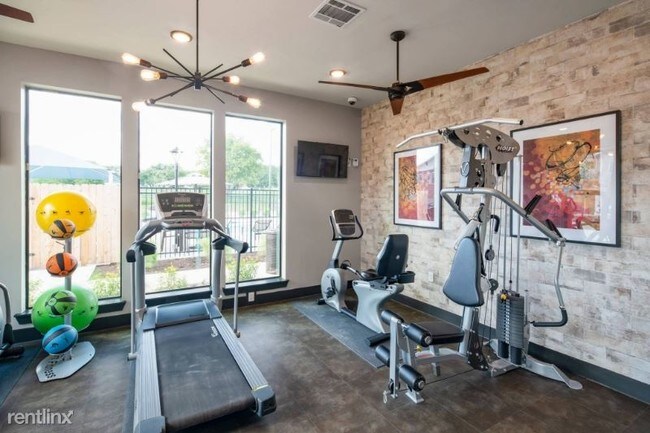 Building Photo - 3 br, 2 bath Apartment - 11320 Manchaca Rd