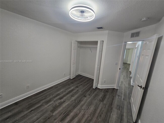 Building Photo - 9738 Darlington Pl