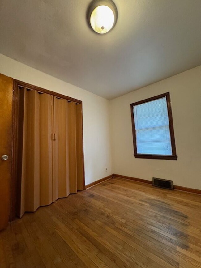 Building Photo - 908 N Audubon Ave