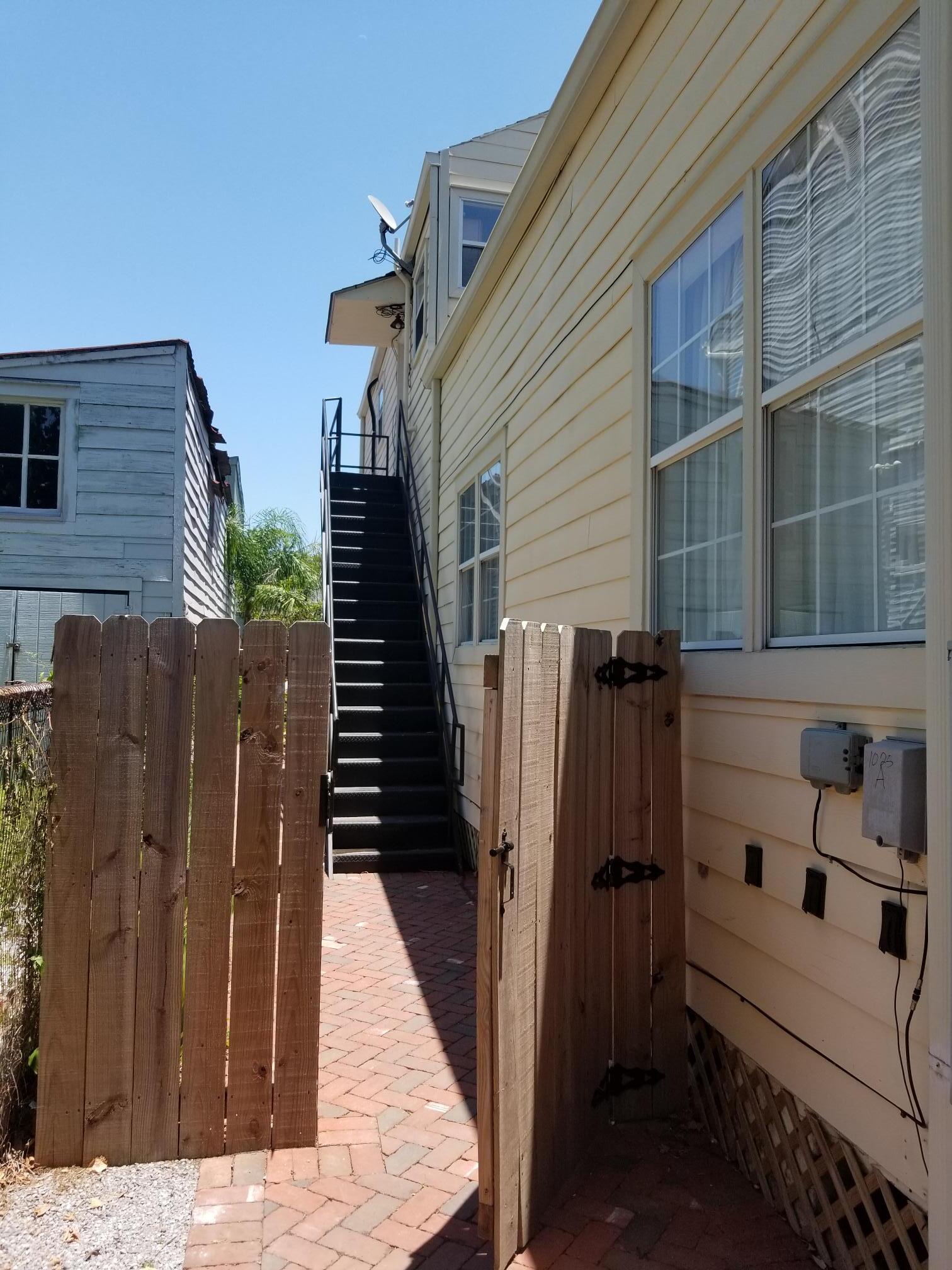 Private side entrance - 1025 General Taylor St