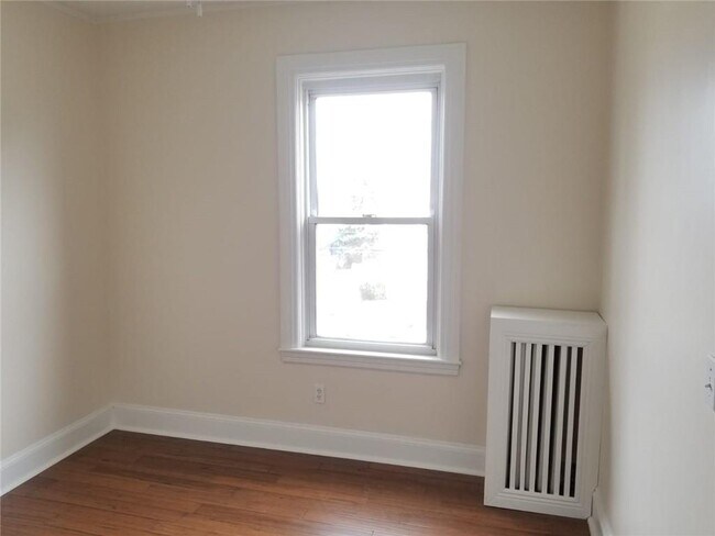 Building Photo - 205 Waterman Ave