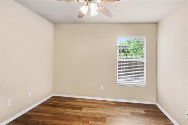 Building Photo - 633 Horn St