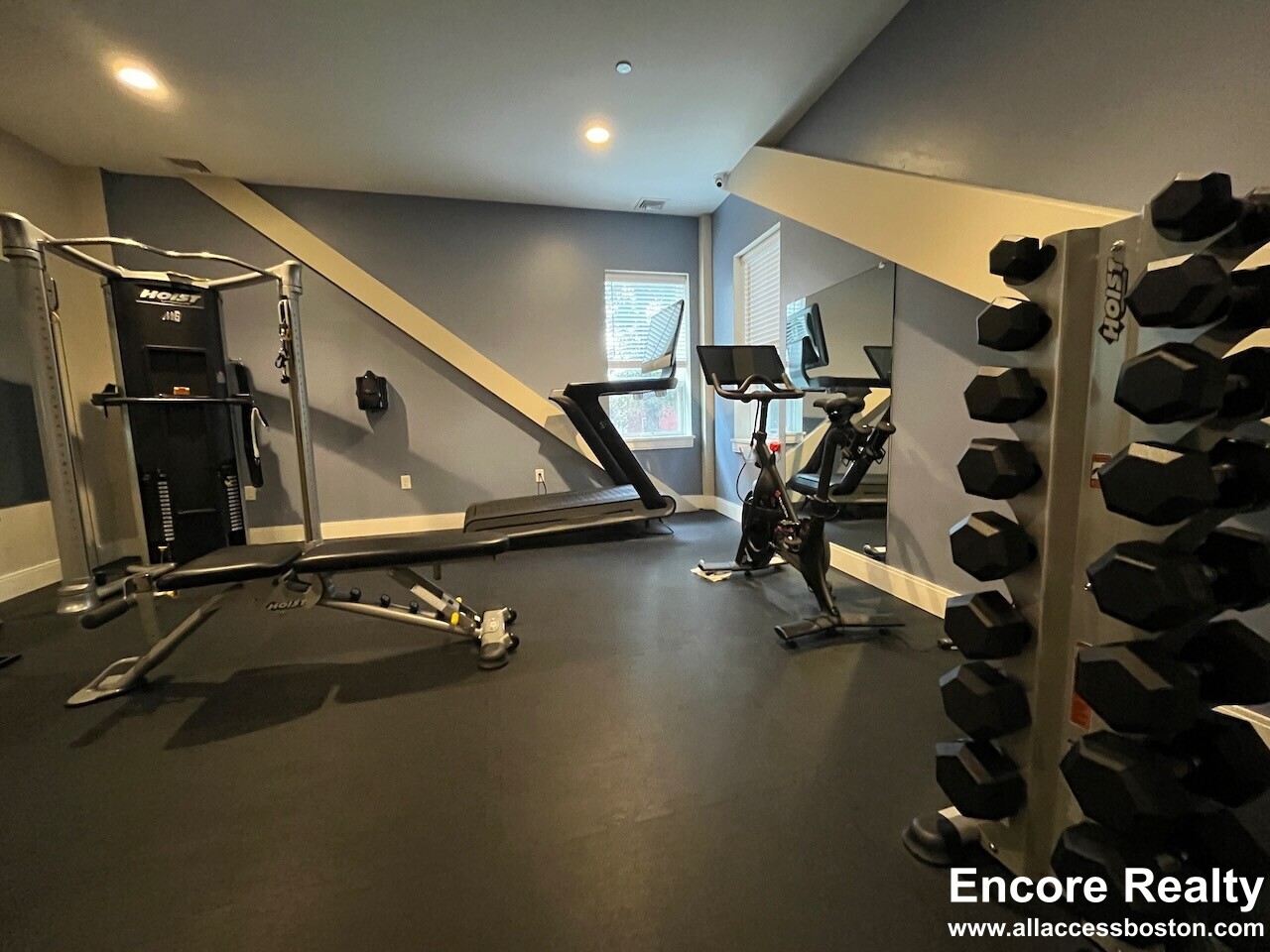 Building Photo - 15 Everett St