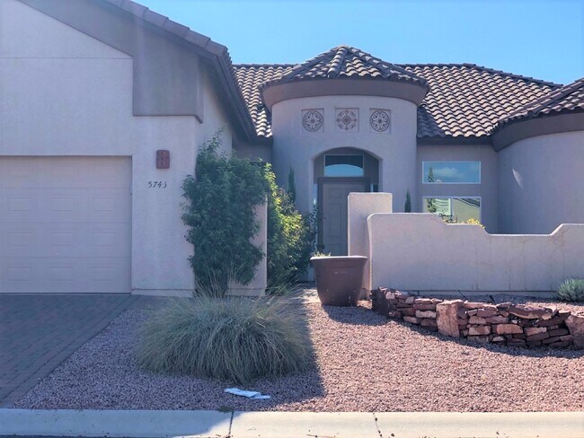 Building Photo - 5745 E Sunset Point Dr