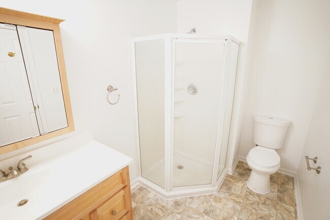 Building Photo - 361 Farnsworth Ct