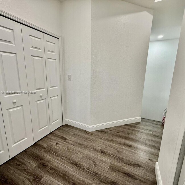 Building Photo - 11503 NW 89th St