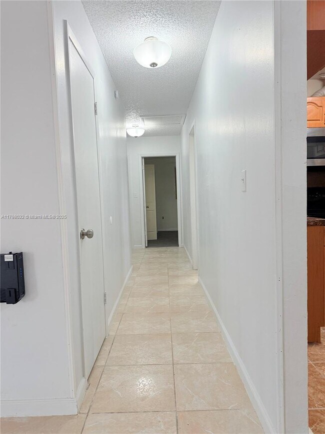 Building Photo - 1130 Kasim St