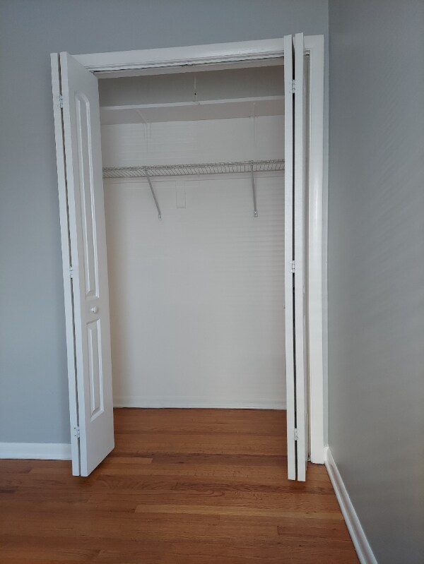 Building Photo - 320 Beach Ave