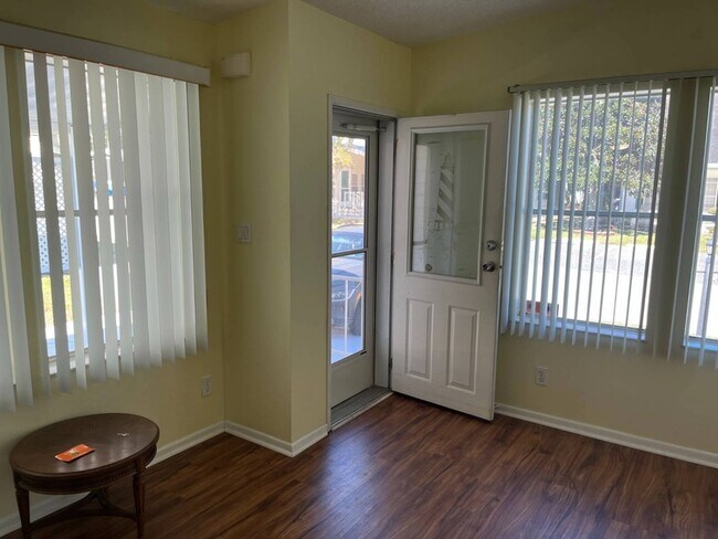 Building Photo - 5870 SW 59th St