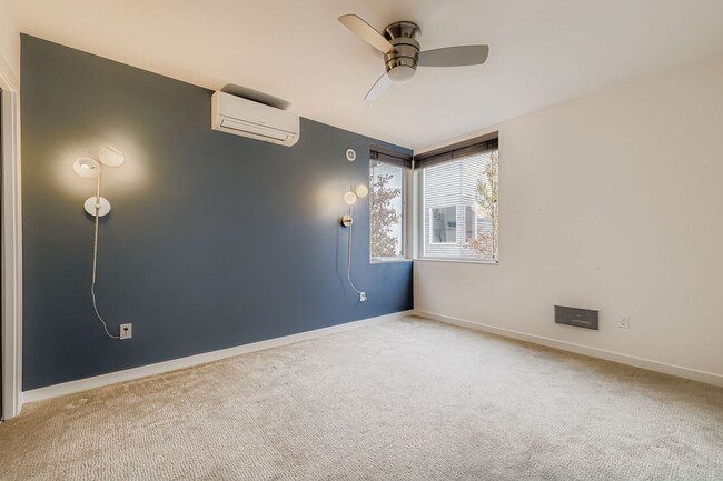 Building Photo - Bright 3bed/2.5bath Townhome in Judkins Park Neighborhood!