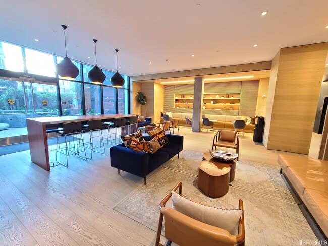 Building Photo - 1545 Pine St