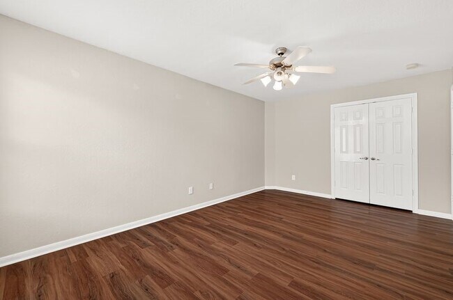 Building Photo - 111 S Rocky Point Cir