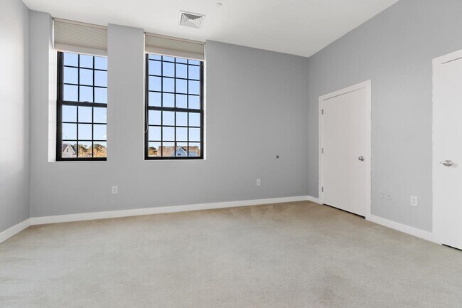 Building Photo - 72 Ashland St