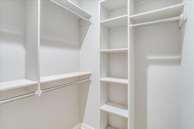 Building Photo - Cypress Glenn Oliver