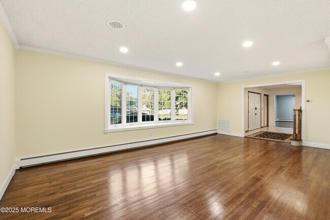 Building Photo - 601 Duchess Ct