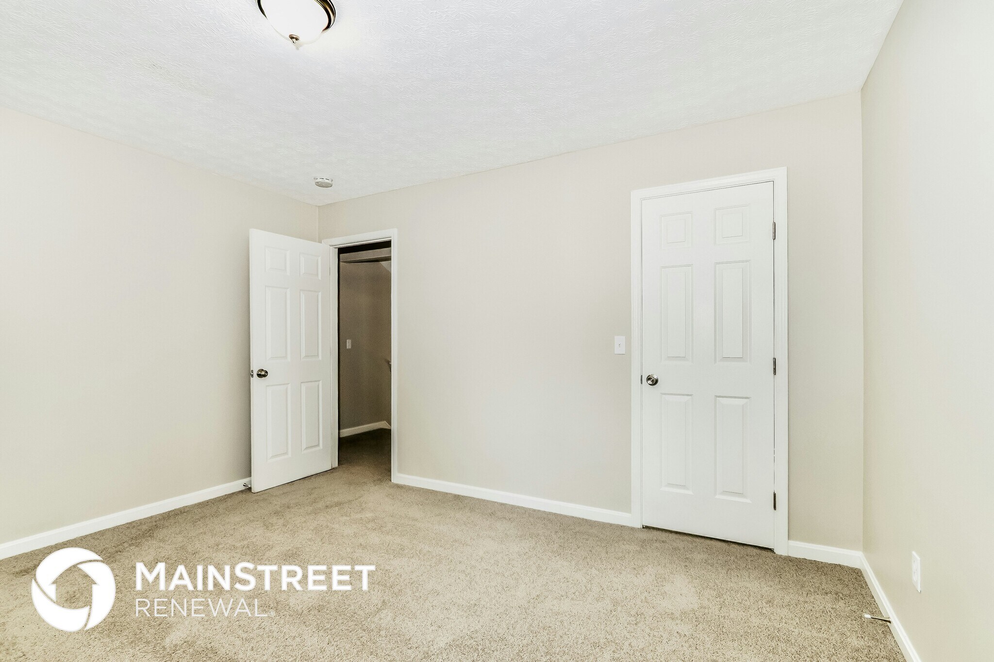 Building Photo - 10418 Pinoak View Dr