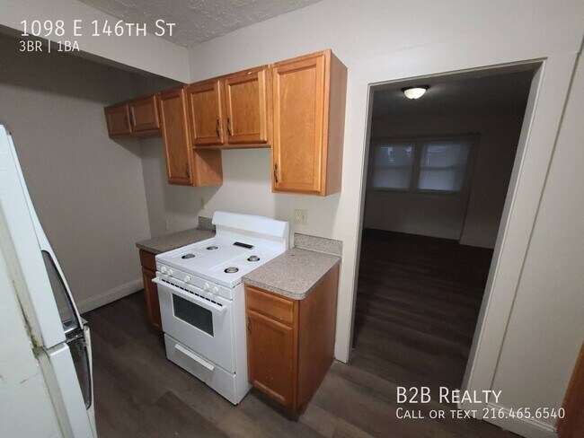 Building Photo - 1098 E 146th St