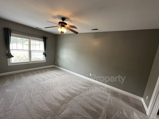 Building Photo - 9936 Falcon Crest Dr