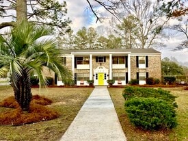 Building Photo - 203 Main St