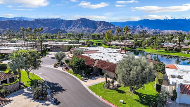 Building Photo - 10 Colgate Dr