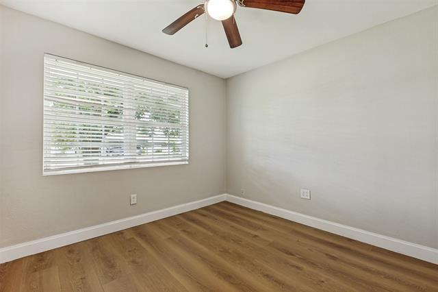 Building Photo - 717 Willowbrook Dr