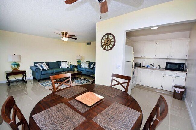 Primary Photo - 3400 Springdale Blvd