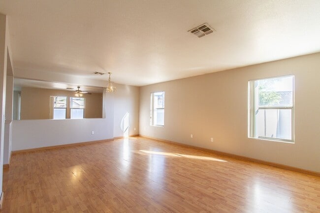 Building Photo - 8566 E Desert Ln