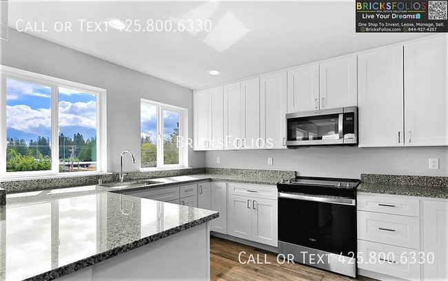 Building Photo - Embrace Comfort and Style in Your Monroe Home