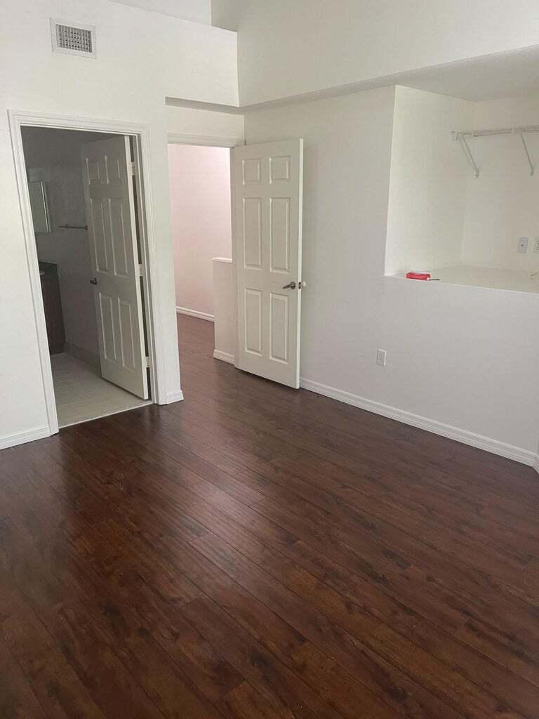 Building Photo - 4189 Crystal Lake Dr