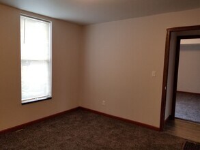 Building Photo - eld200