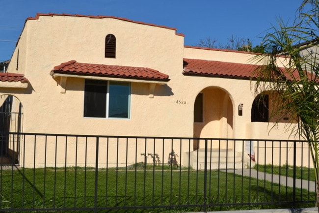 Building Photo - 4533 Saturn St