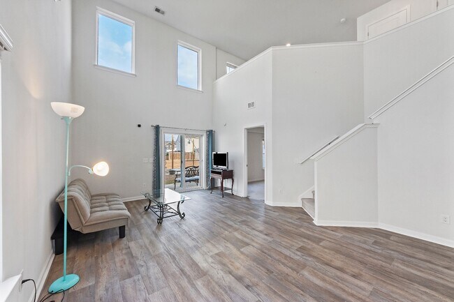 Building Photo - 9784 Transplanter Cir