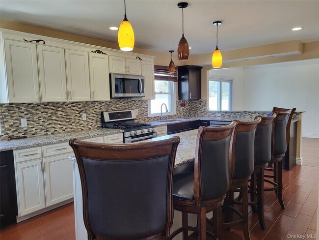 Building Photo - 20 Scott Dr