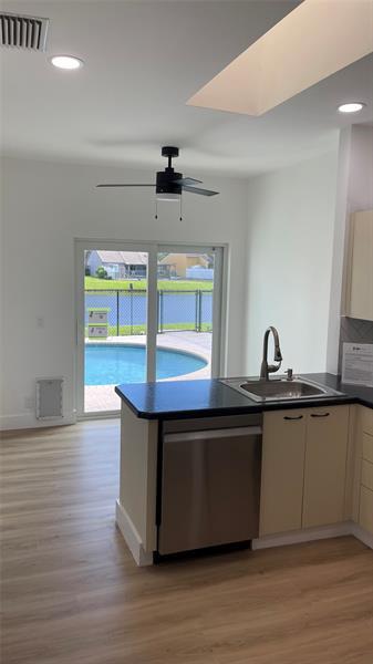 Building Photo - 6425 96th Pl S