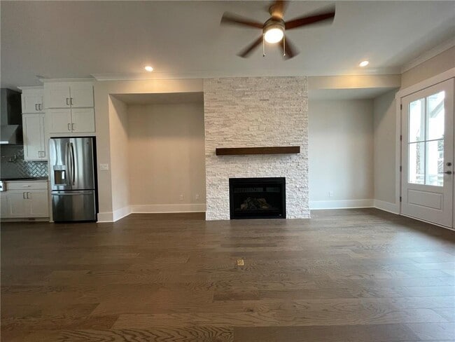 Building Photo - 892 Mayfield Rd